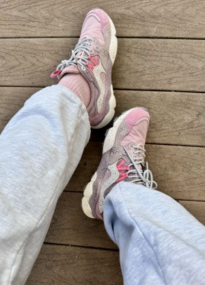 Flower Mountain Yamano review best sneakers for walking women