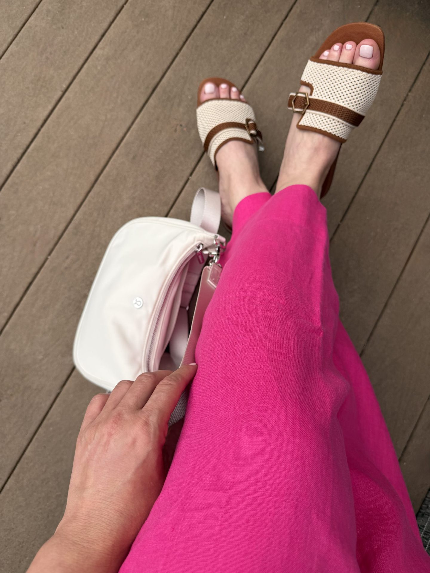 Vivaia Delia Slides Review